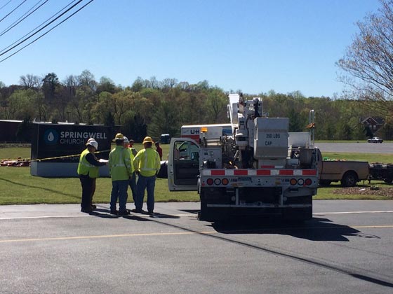 الرياح الشديدة تقذف بيتين من المطاط وتخلف اصابات بين الاطفال.. فيديو صورة رقم 4
