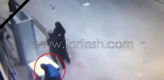 فيديو مروع يظهر لحظة تفجير انتحاري نفسه امام كنيسة بالاسكندرية صورة رقم 3