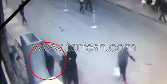 فيديو مروع يظهر لحظة تفجير انتحاري نفسه امام كنيسة بالاسكندرية صورة رقم 5