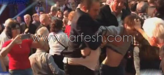 معركة بالايدي اثناء اجتماع مرشحة اليمين الفرنسي مارين لوبان  صورة رقم 17