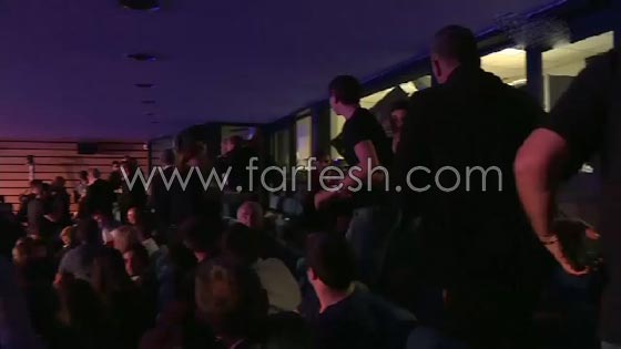 معركة بالايدي اثناء اجتماع مرشحة اليمين الفرنسي مارين لوبان  صورة رقم 1