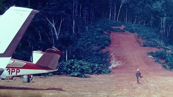 الطيار الاكثر حظا في العالم ومهرب العاهرات يروي نجاته من 11 كارثة  صورة رقم 7