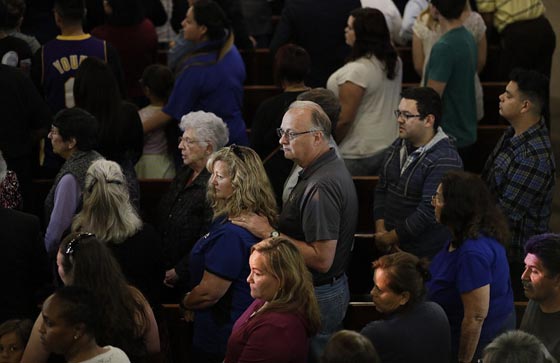 جريمة مروعة.. رجل يقتل زوجته المعلمة وطالبا في مدرسة ثم يتنحر  صورة رقم 13