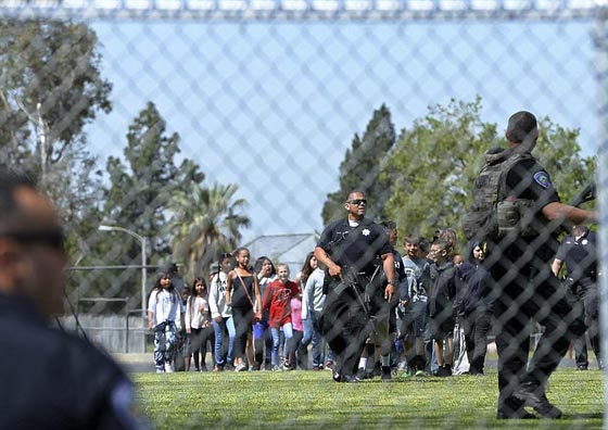 جريمة مروعة.. رجل يقتل زوجته المعلمة وطالبا في مدرسة ثم يتنحر  صورة رقم 25