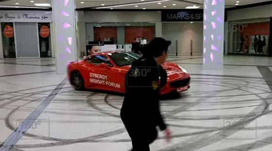 بالفيديو والصور.. سيارة فيراري تقتحم مركزا تجاريا صورة رقم 1
