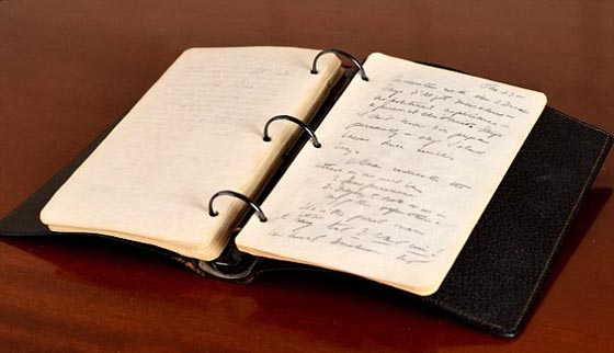 جون كينيدي في مذكراته: ليس هناك دليل على أن الجثة التي عُثر عليها هي جثة هتلر صورة رقم 2