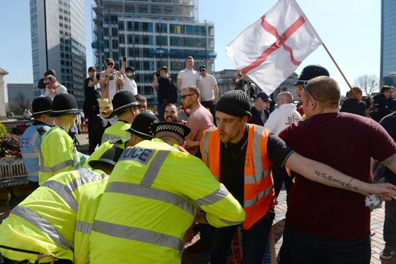 لهذا السبب انشغل البريطانيون بصورة هذه المرأة صورة رقم 7