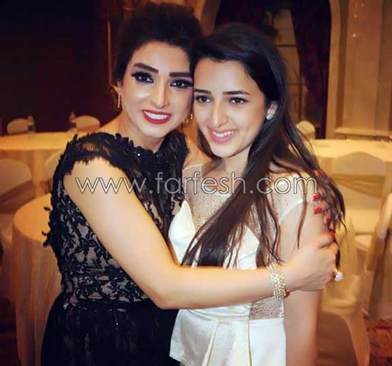  صور فنانات فوق الاربعين وبناتهن: طبق الأصل في الأناقة والجمال  صورة رقم 7