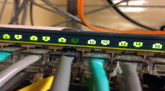  سجينان يصنعان جهازي كمبيوتر سرا ويخفيانه في سقف غرفة التدريب صورة رقم 3