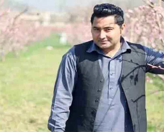 اتهموا زميلهم بالتجديف وحمل افكار ليبرالية فقتلوه بوحشية.. فيديو صورة رقم 1