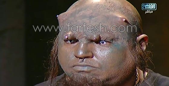 مذيعة تدخل في حيرة وارتباك اثناء استضافتها كاهن عبدة الشيطان.. فيديو صورة رقم 4