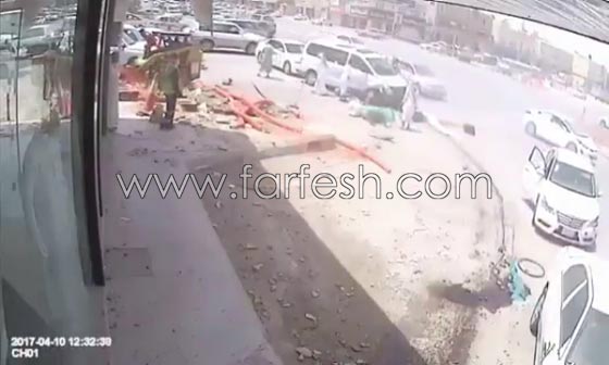 عندما يكون الموت على مسافة متر واحد منك! شاهد الفيديو صورة رقم 1