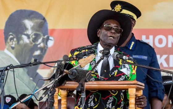 اعتى الطغاة وافعالهم الصبيانية.. القذافي عشق ليزا وستالين شوّه اللوحات صورة رقم 5