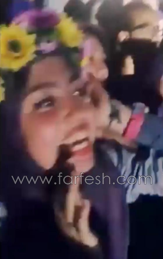  فيديو احمد جمال يفاجئ احدى معجباته ويكشف لها بنفسه ميعاد خطوبتها صورة رقم 3