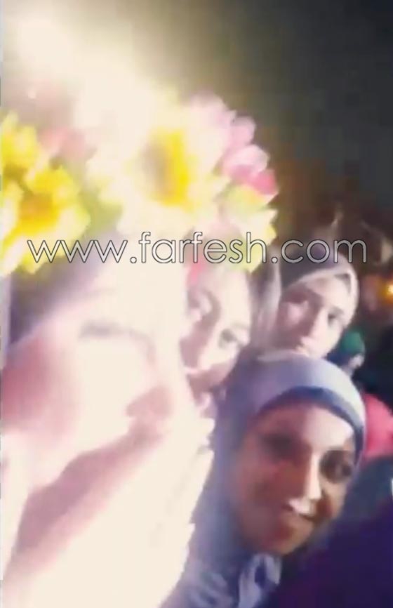  فيديو احمد جمال يفاجئ احدى معجباته ويكشف لها بنفسه ميعاد خطوبتها صورة رقم 5