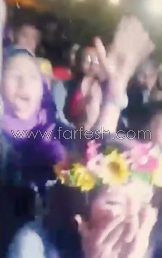  فيديو احمد جمال يفاجئ احدى معجباته ويكشف لها بنفسه ميعاد خطوبتها صورة رقم 6