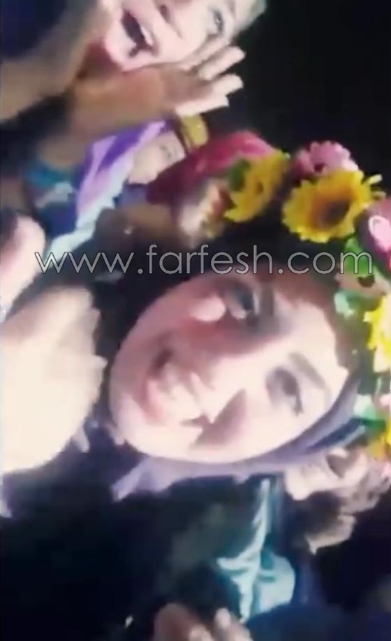  فيديو احمد جمال يفاجئ احدى معجباته ويكشف لها بنفسه ميعاد خطوبتها صورة رقم 9