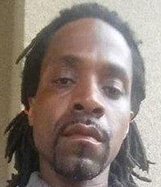  مسلم اسود البشرة يكره البيض يقتل 3 أمريكيين بدقيقة ويصرخ (الله أكبر)  صورة رقم 6