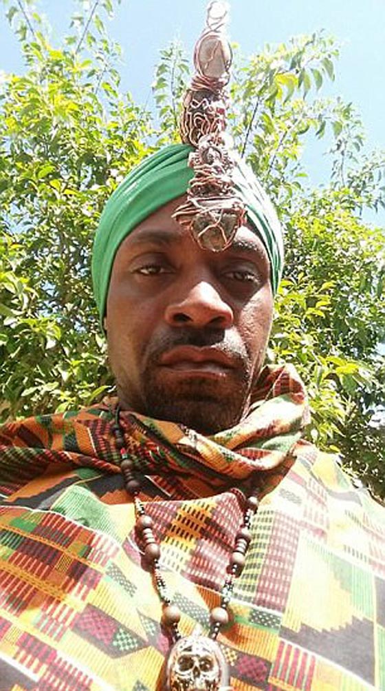  مسلم اسود البشرة يكره البيض يقتل 3 أمريكيين بدقيقة ويصرخ (الله أكبر)  صورة رقم 4