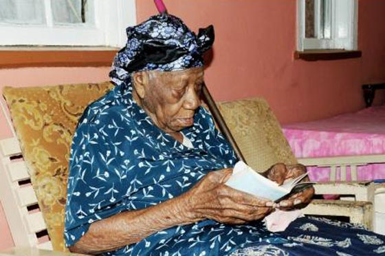 اكل الاسماك واحترام الوالدين سر العمر الطويل لأكبر معمّرة (117 عاما) صورة رقم 3