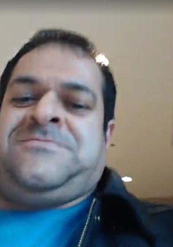 مسلم امريكي يشهر سلاحه متوعدا بعد ابعاده من مؤتمر مسيحي.. فيديو صورة رقم 5