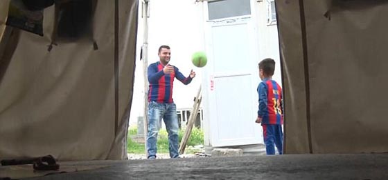 داعش يخطف طفلا عراقيا لأن اسمه ميسي ويسجنه لمدة عامين! صورة رقم 3