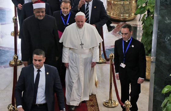 بدعوة من شيخ الأزهر.. بابا السلام يقيم قداسا  في مصر السلام  صورة رقم 14