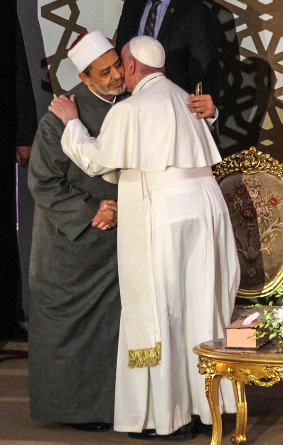 بدعوة من شيخ الأزهر.. بابا السلام يقيم قداسا  في مصر السلام  صورة رقم 19