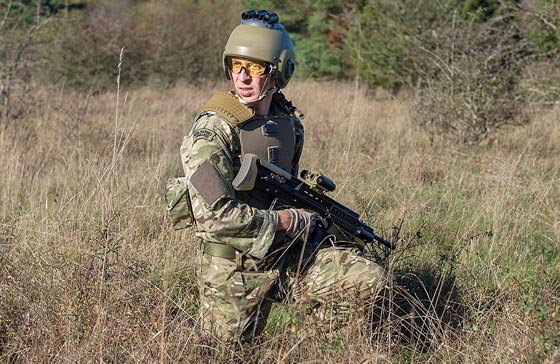 فيديو.. بريطانيا تكشف عن المظهر الجديد لجنودها بعد 3 سنوات! صورة رقم 5