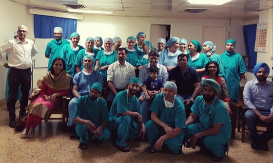 الاطباء يستدعون الشرطة لشقيقة فتاة النصف طن بسبب كوب ماء صورة رقم 7