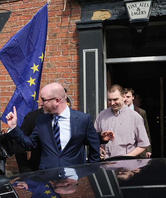  صور صادمة لمشاجرة نسائية دموية عنيفة في بريطانيا: لن تصدّق السبب! صورة رقم 7