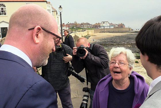  صور صادمة لمشاجرة نسائية دموية عنيفة في بريطانيا: لن تصدّق السبب! صورة رقم 19