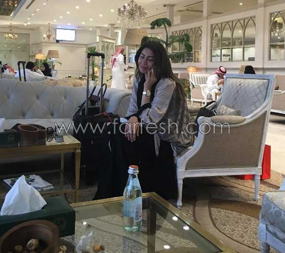 4 أخطاء وقعت فيها الفنانة غادة عبد الرازق أغضبت جمهورها خلال رحلة العمرة صورة رقم 2