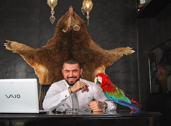 100 سيارة فارهة ترافق زعيم المافيا التركي الى سجنه في اسطنبول صورة رقم 4