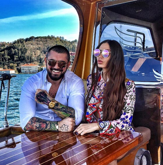 100 سيارة فارهة ترافق زعيم المافيا التركي الى سجنه في اسطنبول صورة رقم 7