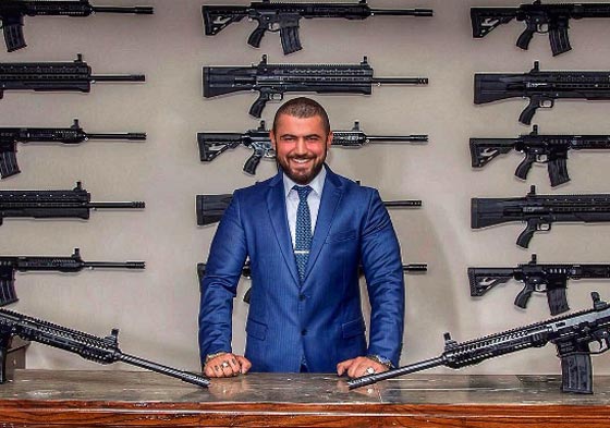 100 سيارة فارهة ترافق زعيم المافيا التركي الى سجنه في اسطنبول صورة رقم 8