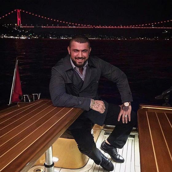 100 سيارة فارهة ترافق زعيم المافيا التركي الى سجنه في اسطنبول صورة رقم 11