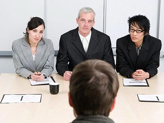 التأخير قد يسقطك والعلكة والسباب والتأتأة تخسرك نقاطا في مقابلة العمل صورة رقم 2