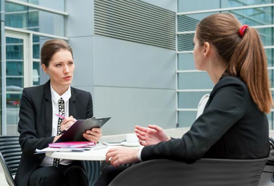 التأخير قد يسقطك والعلكة والسباب والتأتأة تخسرك نقاطا في مقابلة العمل صورة رقم 5