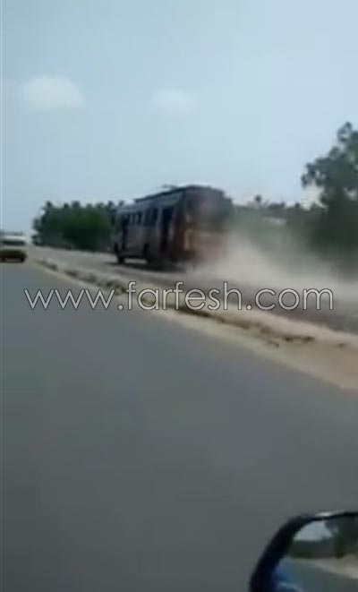 فيديو مرعب:  سباق خطير بين حافلتين على الطريق السريع صورة رقم 1