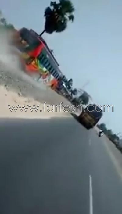 فيديو مرعب:  سباق خطير بين حافلتين على الطريق السريع صورة رقم 3