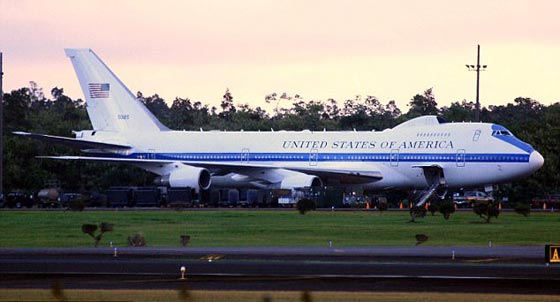 شاهدوا يوم القيامة طائرة تحصن الرئيس الأمريكي من الحرب النووية والنيازك صورة رقم 1