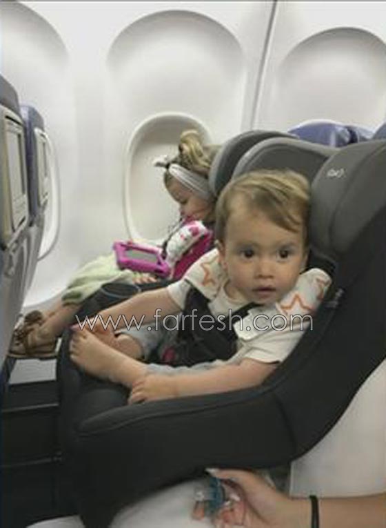 فيديو مروع.. طاقم الطائرة يهدد عائلة بفقد اطفالها ما لم تخلي مكانا لراكب صورة رقم 6