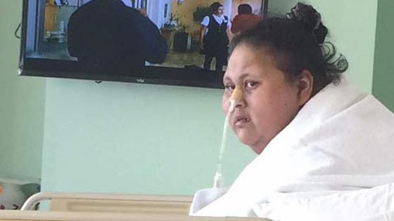 وصول المرأة الاكثر وزنا في العالم الى ابو ظبي لمرحلة ثانية من العلاج صورة رقم 3