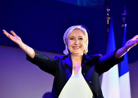  قبل ساعات من الانتخابات الفرنسية.. قرصنة ماكرون ورشق لوبان بالبيض صورة رقم 7