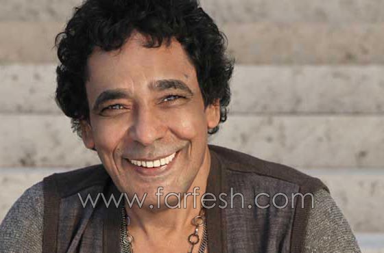  صور حميمية للكينج محمد منير مع أرملة فنان مصري تثير الشكوك   صورة رقم 5