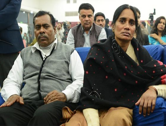 حكم تاريخي باعدام مرتكبي ابشع جريمة اغتصاب وقتل هزت الهند صورة رقم 8