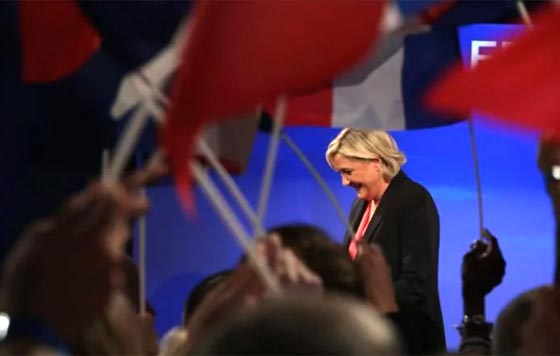  رقصة رائعة تؤديها ماري لوبان على وقع خسارتها في الانتخابات.. فيديو صورة رقم 5