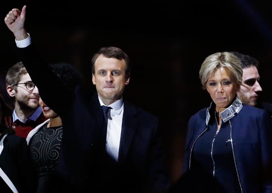 سيدة فرنسا الاولى.. معلمة الدراما تبحث عن دور جديد في السياسة  صورة رقم 17