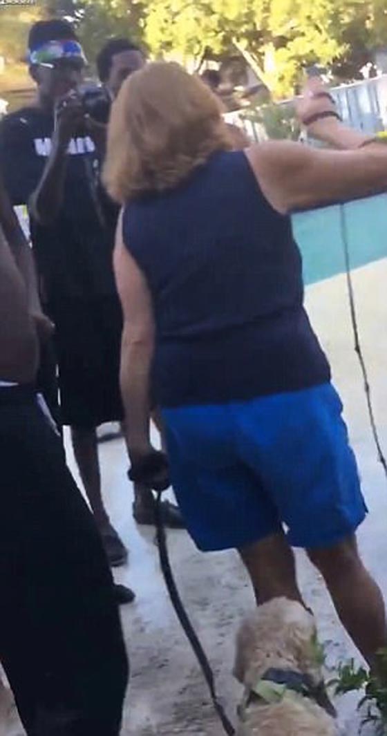 ما الذي يحدث في عالمنا؟ مسنة طلبت من شبان خفض الموسيقى فماذا فعلوا بها؟ صورة رقم 1